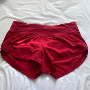 2.5 inch size 4 red lululemon speed up low rise